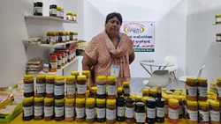 Passionate Women Entrepreneur from Meerut Pays Cancer Costs by Setting Up Home-Made Pickle Business